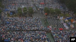 Hàng trăm ngàn dân Hong Kong tham gia biểu tình đòi dân chủ 1/7/13