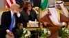 У Саудівській Аравії президент США зустрічається з мусульманськими лідерами