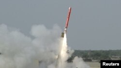 Pakistan berhasil melakukan uji coba misil penjelajah Babur Hatf VII dalam peluncuran hari Senin (17/9). 