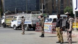 کراچی میں امن و امان رکھنے کے لیے پولیس کے ساتھ رینجرز بھی تعینات ہیں۔ (فائل فوٹو)