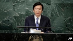 윤병세 한국 외교장관이 22일 뉴욕 유엔본부에서 열린 71차 유엔총회에서 기조연설을 하고 있다.