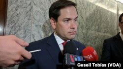 US Senador Marco Rubio Rubio dice que si Estados Unidos no puede garantizar la seguridad de sus diplomáticos, debe de sacarlos a todos. [Foto: Gesell Tobías, VOA].