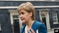 La primera ministra escocesa, Nicola Sturgeon, intenta convocar un nuevo referéndum para sacar a su país del Reino Unido.