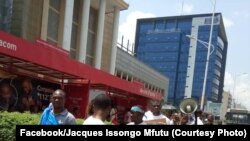 Les membres de Lucha protestent contre les nouveaux maires nommés par le gouverneur de Kinshasa, à Kinshasa, RDC, le 7 novembre 2019. (Facebook / Jacques Issongo Mfutu)