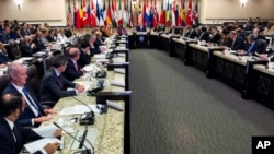 Sekretar za odbranu Eš Karter domaćin je sastanka Globalne koalicije za borbu protiv Islamske države 