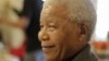 Cựu tổng thống Mandela vẫn còn nằm bệnh viện vì sưng phổi