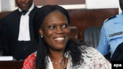 Simone Gbagbo à chegada ao tribunal