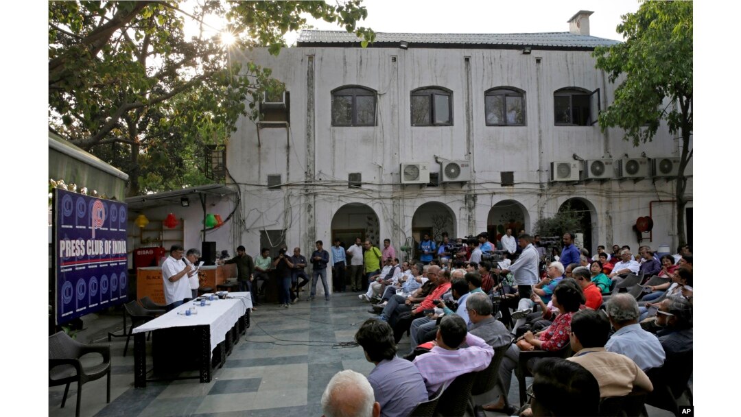 Press Club of India President Gautam Lahiri addresses a gathering of journalists in New Delhi, India, April 3, 2018. India's Ministry of Information and Broadcasting on Tuesday withdrew a sweeping new order clamping down on journalists accused of spreading fake news.