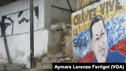 Luego de un año y ocho meses de fallecido, Hugo Chávez continúa siendo la base de la llamada revolución.