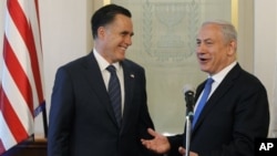 Mitt Romni Isroil Bosh vaziri Benyamin Netanyaxu bilan uchrashuvda, 29-iyul, 2012