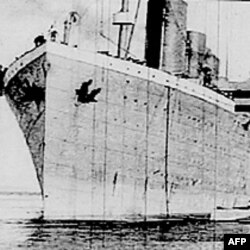 Brod Titanik prije isplovljavanja