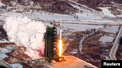 朝鲜发射导弹（资料照片）