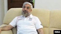 حسن روحانی در حال تماشای مسابقه فوتبال ایران و نیجریه - دوشنبه ۲۶ خرداد ۱۳۹۳