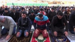 Moscow’s Muslim Community Defined by Street Prayers, Pogroms
