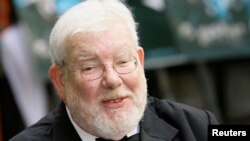 British actor Richard Griffiths at the British premiere of movie "Harry Potter and the Order of the Phoenix" in London, (File Photo).