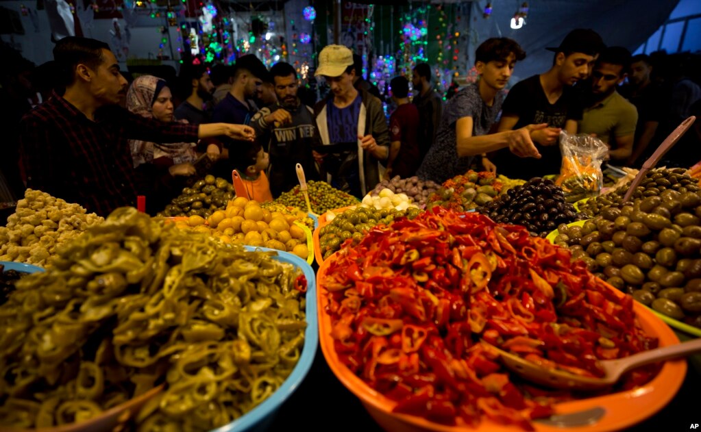 خرید برای افطار در فلسطین