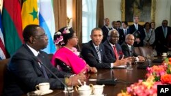 Obama na Casa Branca com os lideres africanos (esq. para dir.) Macky Sall (Senegal) Joyce Banda (Malawi) Ernest Koroma (Serra Leoa) e José Maria Neves (Cabo Verde)