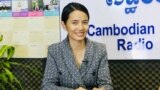 អ្នកស្រី​ សេង រាសី ​នាយិកា​ប្រតិបត្តិ​អង្គការ​សីលការ ចូលរួមក្នុងកម្មវិធីផ្សាយផ្ទាល់តាមវិទ្យុនៅមជ្ឈមណ្ឌលសិទ្ធិមនុស្សកម្ពុជា។ (CCHR radio team) Ms. Reasey Seng, Executive Director of SILAKA joined Radio Live Show at The Cambodian Center for Human Rights (CC