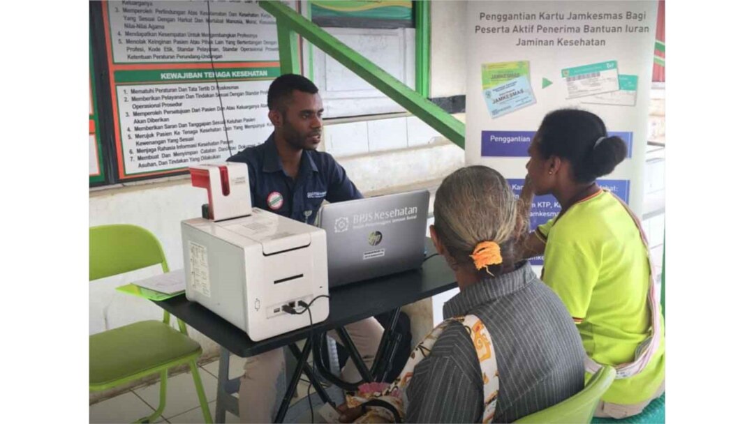 Loket pendaftaran BPJS Kesehatan hingga ke daerah-daerah terpencil untuk memaksimalkan layanan. (Foto: Humas BPJS Kesehatan)