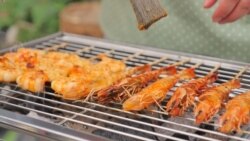 Grilled marinated shrimp skewers. (Photo courtesy of Duong Thida)