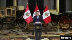 Peru's President Martin Vizcarra addresses the nation, as he announced he was dissolving Congress. Peruvian Presidency/Handout via REUTERS ATTENTION EDITORS - THIS IMAGE WAS PROVIDED BY A THIRD PARTY.