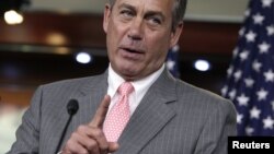 John Boehner, presidente de la Cámara de Representantes de EE.UU. criticó que otros legisladores señalaran a la vicejefa de gabinete de Clinton.