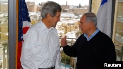 Ngoại trưởng Mỹ và Thủ tướng Israel trong một cuộc gặp gỡ ở Jerusalem, ngày 13 tháng 12, 2013.