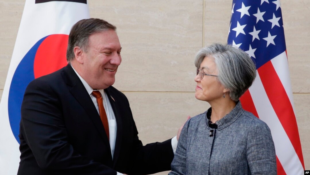 Mike Pompeo se reunió con la ministra de Relaciones Exteriores de Corea del Sur, Kang Kyung-wha.
