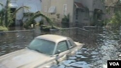 La Nouvelle Orléans lors du passage dévastateur de Katrina en 2005, VOA