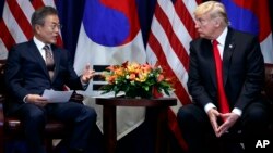 도널드 트럼프 미국 대통령과 문재인 한국 대통령이 지난해 9월 뉴욕 롯데뉴욕팰리스 호텔에서 만나 정상회담을 했다. 