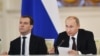 Медведев считает конкуренцию с Путиным «невозможной»