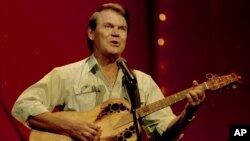 Country star Glen Campbell is seen performing, 1987.