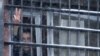  افزایش نگرانی‌ها با گذشت ۱۵ روز بی‌خبری از زرتشت احمدی راغب؛ «مأمور زندان» بینی سهیلا حجاب را شکست