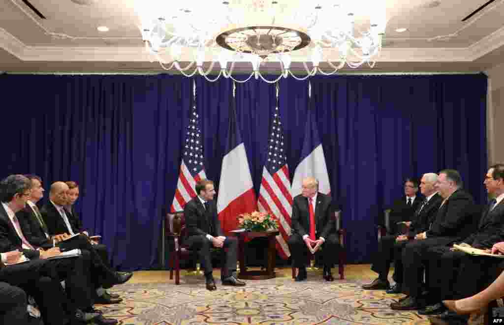 نشست دو جانبه پرزیدنت ترامپ با امانوئل ماکرون، رئیس جمهوری فرانسه در نیویورک. در این نشست مایک پمپئو وزیر خارجه آمریکا و مایک پنس، معاون رئیس جمهوری آمریکا نیز حضور داشتند.