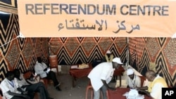 Southern Sudanese sit in a registration center of Al-jref Garb in the capital Khartoum, 25 Nov 2010