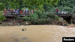 Banjir akibat hujan deras melanda kawasan Sichon, Nakhon Si Thammarat, Thailand selatan (4/12).