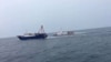 Kiểm ngư Việt Nam dùng vòi rồng xua tàu cá Trung Quốc