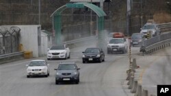 Južnokorejska vozila se vraćaju iz severnokorejskog grada Kesonga