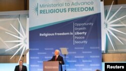 امریکی وزیر خارجہ مائک پومپیو واشنگٹن میں مذہبی آزادیوں کے فروغ پر وزارتی کانفرنس کی میزبانی کر رہے ہیں۔ اس کانفرنس میں 85 ملکوں اور 400 سے زیادہ تنظیموں کے وفود نے شرکت کی۔ جولائی 2018