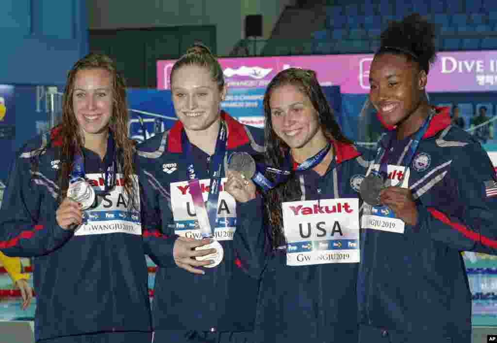 تیم دختران آمریکا در مسابقات جهانی شنا و شیرجه در کره جنوبی در رشته چهاردرصد متر توانست مدال نقره کسب کند.&nbsp;