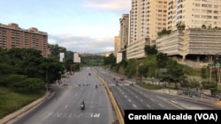 Las calles y avenidas de Caracas, Venezuela, lucían desoladas el miércoles, 26 de julio de 2017, en el primer día de un paro general de 48 horas convocado por la oposición.