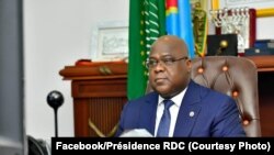 Le président Félix Tshisekedi conduisant à distance une réunion gouvernementale à la Cité de l'Union africaine, Kinshasa, le 26 juin 2020 (Facebook / Présidence de la RDC)