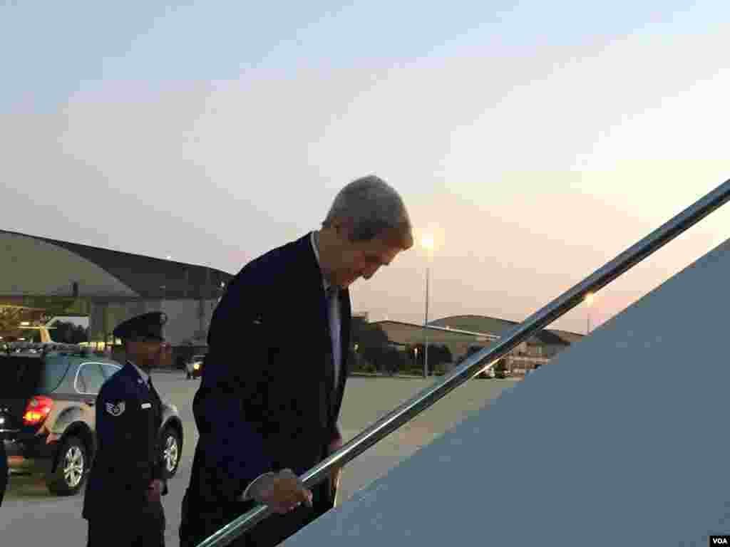 U.S. Secretary of State John Kerry departs for Havana, Cuba, Aug. 14, 2015. (Photo: Pam Dockins / VOA) 