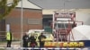 英国警方2019年10月23日凌晨在埃塞克斯郡一辆卡车货柜里发现39具尸体。
