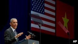 Barack Obama prononçant son discours à Hanoi, Vietnam, le 24 mai 2016. 