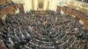 Egipto: convocan a sesión del Parlamento en desafío a militares