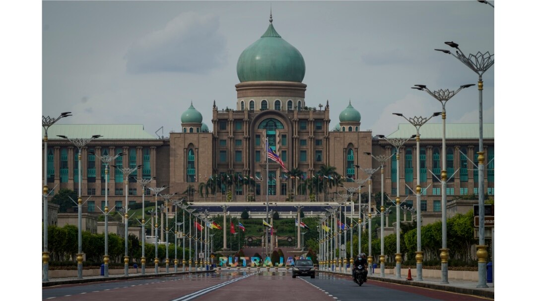 kantor Perdana Menteri Malaysia di Putrajaya, Malaysia, 23 Oktober 2020.