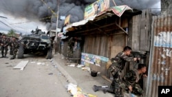 菲律宾政府军继续攻击三宝颜的反政府武装分子