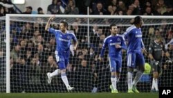 Salah satu pemain klub Chelsea, Ashley Cole, akan absen dari kualifikasi Piala Dunia minggu ini. (Foto: Dok)