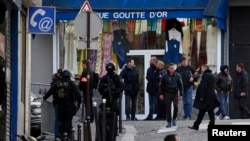 Французская полиция оцепила место происшествия 